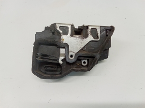 BMW X3 E83 (2003–2010) Rear side door lock 7202147 - 2