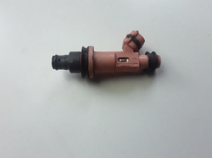 Fuel injector - 2325050030