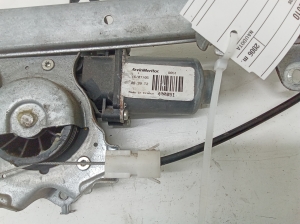 NISSAN Navara (2005–2015) Aizmugurējo sānu durvju logu pacēlājs un tā detaļas - 2