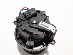 RENAULT Kangoo III (2021–2026) Salongi puhuri mootor 272100586R - 3