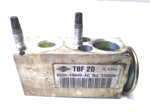 Ford Mondeo IV (2007–2015) Klimaschlauch Ventil 6G9119849AC - 3