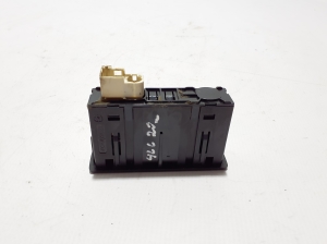 Mercedes Benz GLC-Class 253 (2015–2019) USB-Anschluss A1678201302 - 2