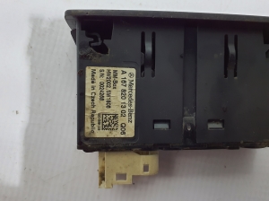 Mercedes Benz GLC-Class 253 (2015–2019) USB-Anschluss A1678201302 - 3