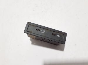   USB-Anschluss  - A1678201302 