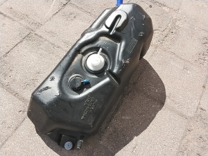 Jaguar XE (2015–2026) AdBlue paak GX735J228A - 4