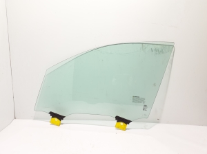   vitre de porte avant 