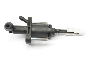Opel Astra J (2009–2017) Clutch master cylinder 55561916 - 3
