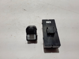 AUDI Q7 (2015–2026) Front door glass switch 4M0959851C - 3