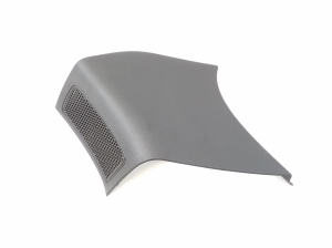   Interior trim of the rear strut  - 7P5867246 