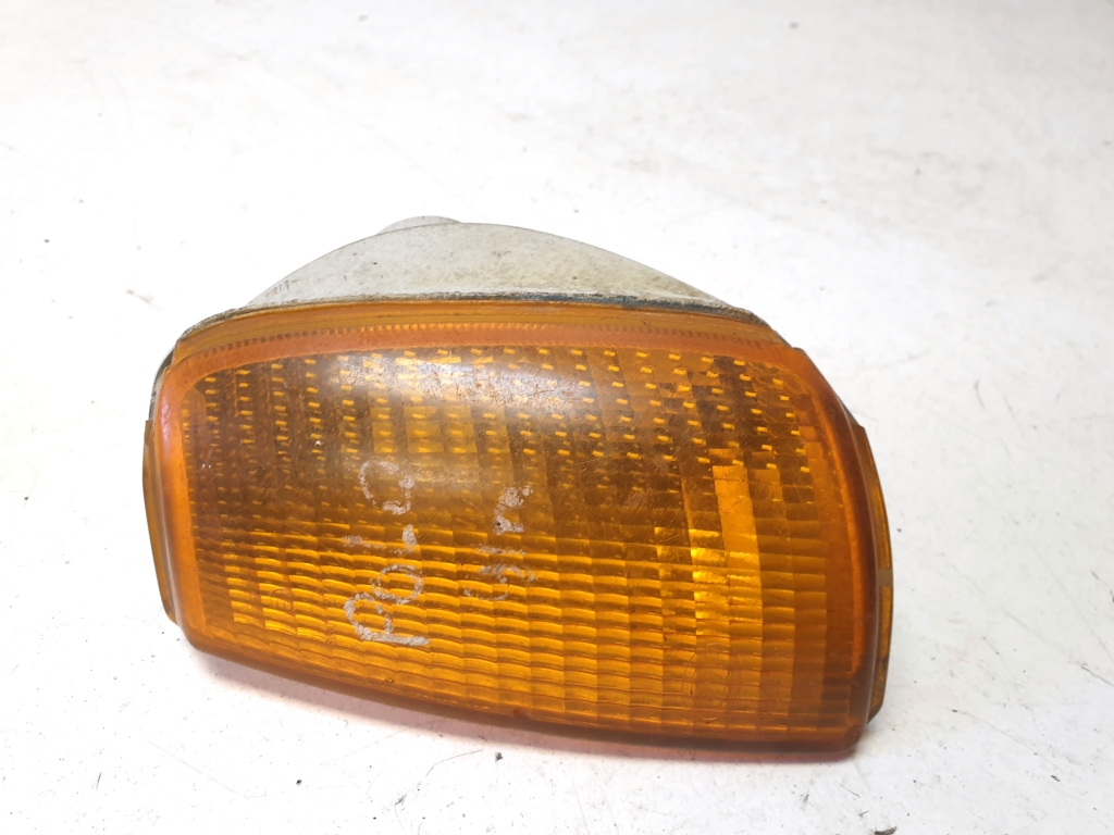 Volkswagen Polo II (1981–1994) Blinker vorne 867953049 Volkswagen Polo II (1981–1994) Blinker vorne 867953049