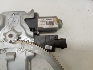 Opel Meriva (2003–2010) Priekšējo durvju logu pacēlājs un tā daļas 93389552 - 2