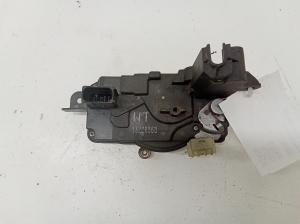 Opel Astra H (2004–2010) Priekšējo durvju slēdzene 13220368 - 2