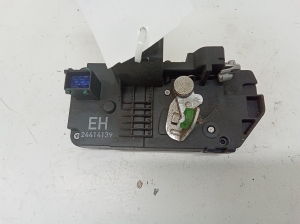 Opel Meriva (2003–2010) Rear side door lock 24414139 - 2