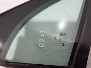 AUDI Q7 (2015–2026) Priekšējo durvju trīsstūra stikls 4M0845113C - 2