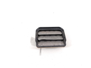   Rear fender vent grille  - L1TBA280B62AC 