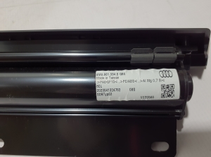 AUDI Q7 (2015–2026) Aizmugurējo sānu durvju saulessargs (aizkars) 4M0861334D - 2