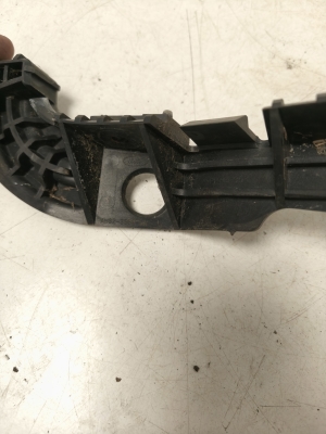 Land Rover Sport L320 (2005–2013) Front bumper bracket AH323382BA - 4
