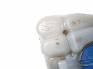 Porsche Cayenne (2010–2017) Coolant reservoir 7P0121407B - 4