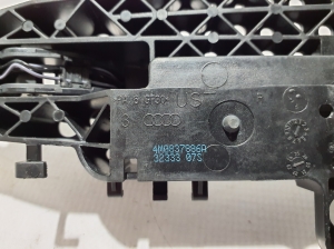 AUDI Q7 (2015–2026) Front door external opening handle and its details - 2