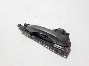 AUDI Q7 (2015–2026) Front door external opening handle and its details - 4