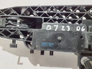 AUDI Q7 (2015–2026) Rear side door exterior handle and its parts - 2
