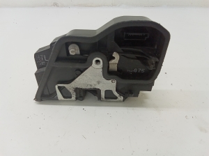 BMW 5 SERIES E60 (2003–2010) Rear side door lock 7167075 - 2