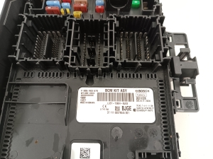 Ford Kuga III (2020–2026) Kaitsmekarp salongis LU5T15604BJGE - 2