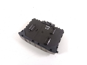 Ford Kuga III (2020–2026) Kaitsmekarp salongis LU5T15604BJGE - 3