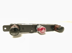 FIAT 500X (334) (2014–2026) Hazard light switch 07356109140 - 3