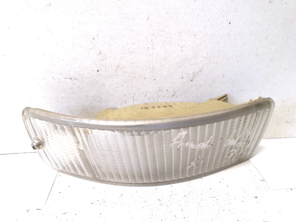 AUDI 90 (1987–1991) Blinker vorne A0953050C AUDI 90 (1987–1991) Blinker vorne A0953050C