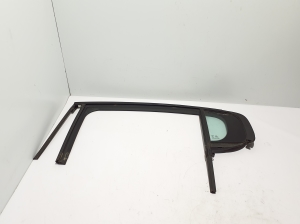   Rear door quarter glass  - 9835341980 