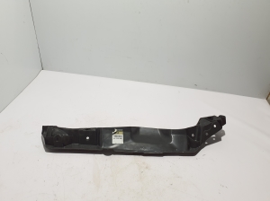 Front fender bracket - 641355349R
