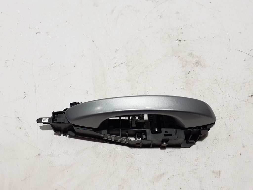 Peugeot 308 III (2021–2026) Front door external opening handle and its details Peugeot 308 III (2021–2026) Front door external opening handle and its details