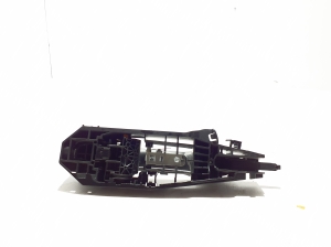 Peugeot 308 III (2021–2026) Front door external opening handle and its details - 4