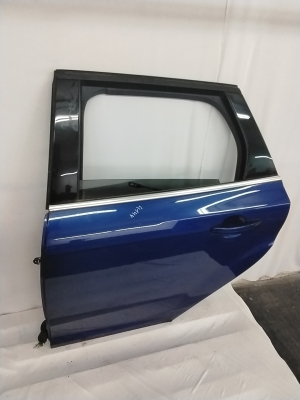 Ford Focus (2011–2018) Tagumised küljeuksed ja nende osad 1835851 - 3