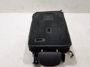 AUDI Q7 (2015–2026) Rear seat and its components - 3