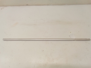 Front door outer window molding - 7L5837788