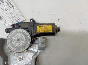 Kia Sorento (2002–2009) Front door window regulator 824603E000 - 2
