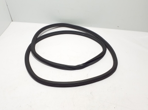   Tagumise küljeukse tihend uksel  - 4M0833721D 