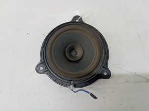 Rear side door speaker