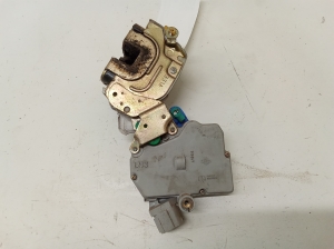 NISSAN Terrano R20 (1996–2007) Front door lock A1964 - 2