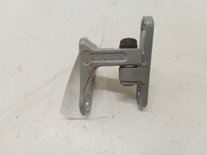 Mercedes Benz E-Class W211 (2002–2009) Front door lower hinge ISE0606 - 2
