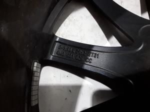 AUDI Q7 (2015–2026) Rim 4M0601025CC - 4