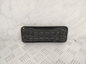 Opel Astra J (2009–2017) Rear fender vent grille 13502347 - 2
