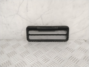 Rear fender vent grille - 13502347