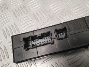 NISSAN Juke F15 (2010–2018) Front door glass switch 254011KA5E - 4