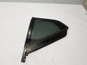   Rear door quarter glass  - 32244805 