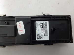 VOLVO XC40 (2017–2026) Front door glass switch 32279442 - 3