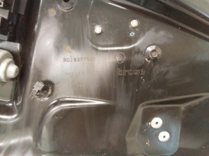 Volkswagen Passat B6 (2005–2010) Priekšējo durvju logu pacēlājs un tā daļas 3C2837755F - 2