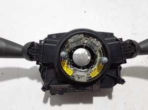 VOLVO XC40 (2017–2026) Switch and its parts - 4